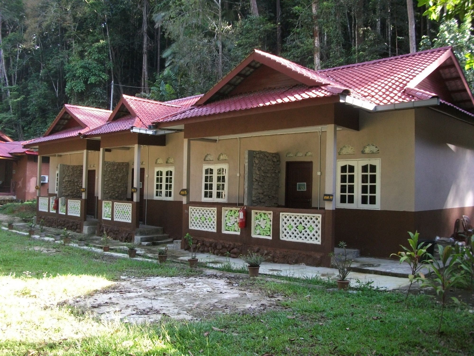 Nusa Holiday Village Jerantut Exterior photo